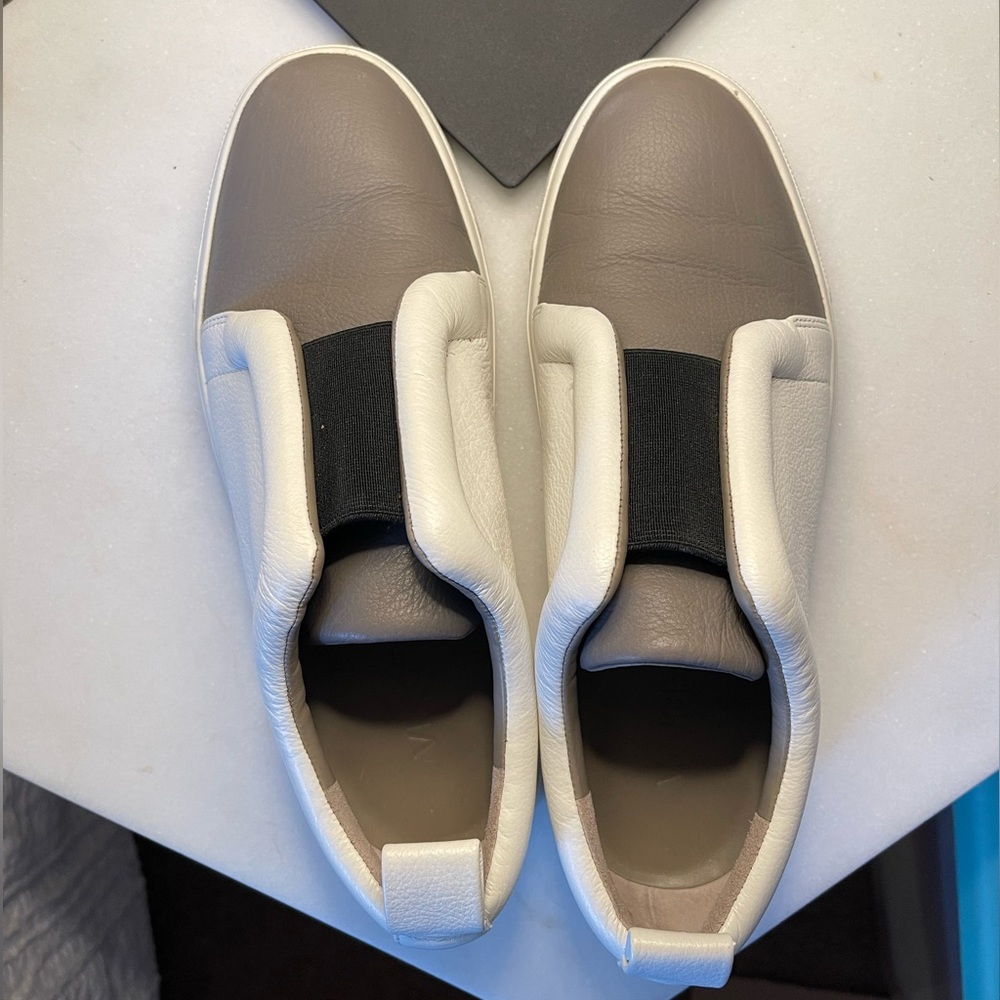Vince. Leather Slip On Sneakers. White/Black/Grey